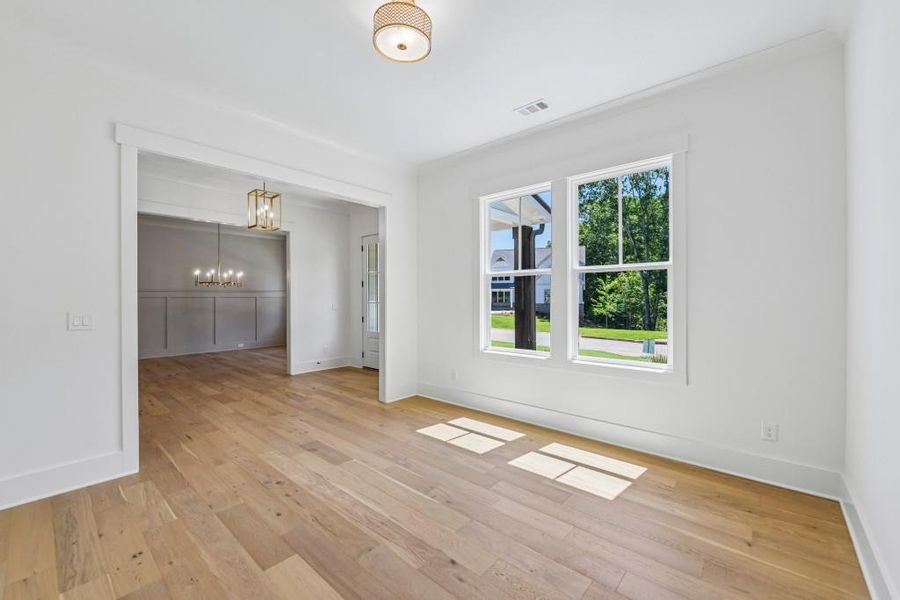 Spacious, unfurnished interior of a new home in White Post on Lake Lanier, Gainesville (Image 37).