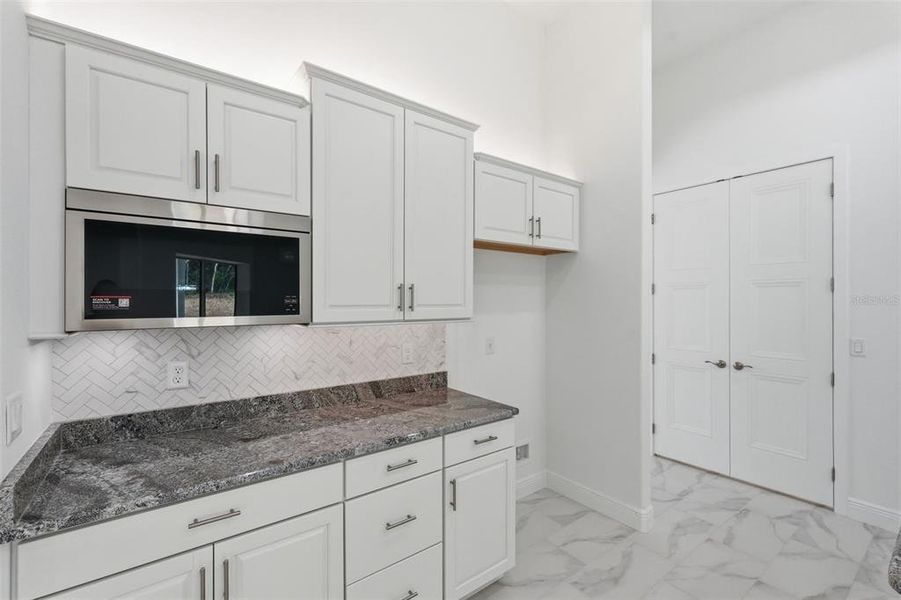 Furnished interior view inside a new home in , Hernando (Image 16).