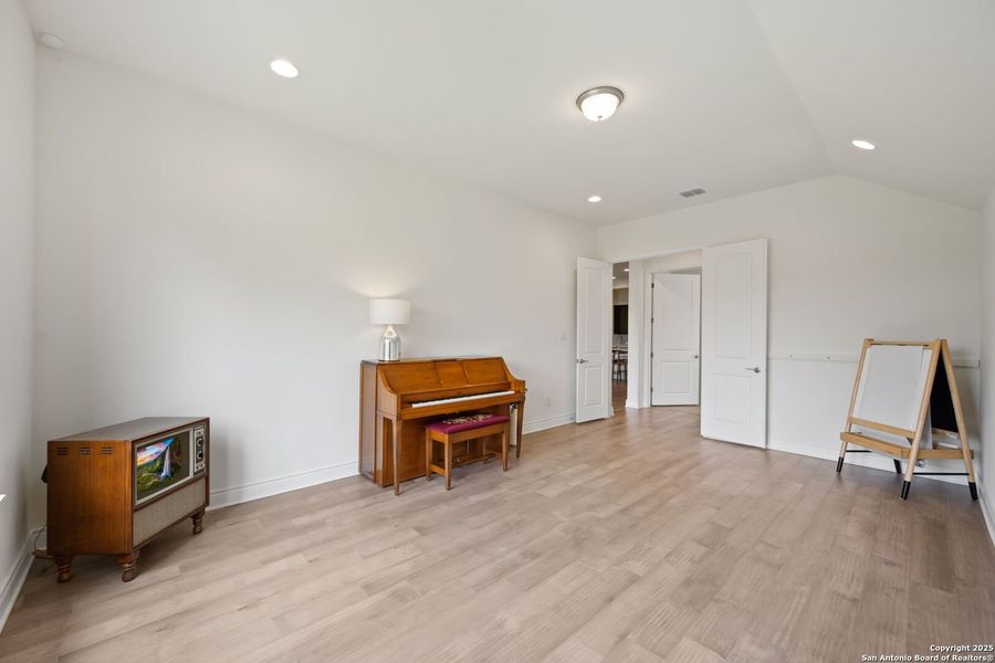 Image 35 of a home in Esperanza - 70'. Image 35 of a home in Esperanza - 70'.