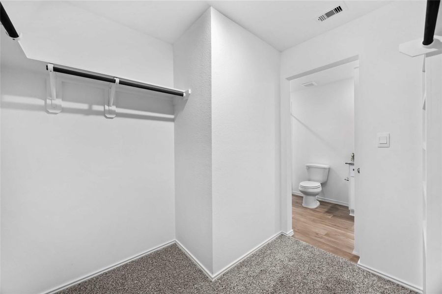 Spacious, unfurnished interior of a new home in Legacy Village, Houston (Image 21).