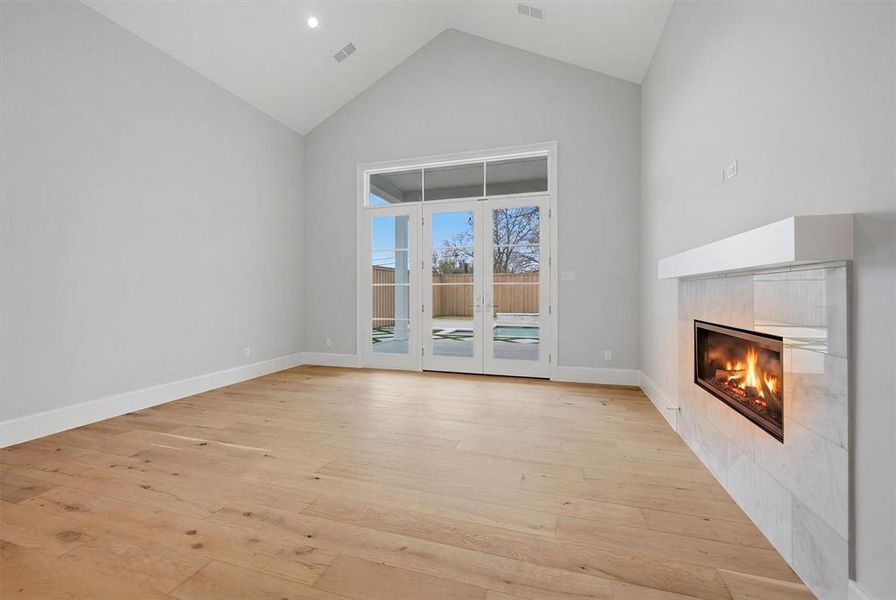 Spacious, unfurnished interior of a new home in , Dallas (Image 38).