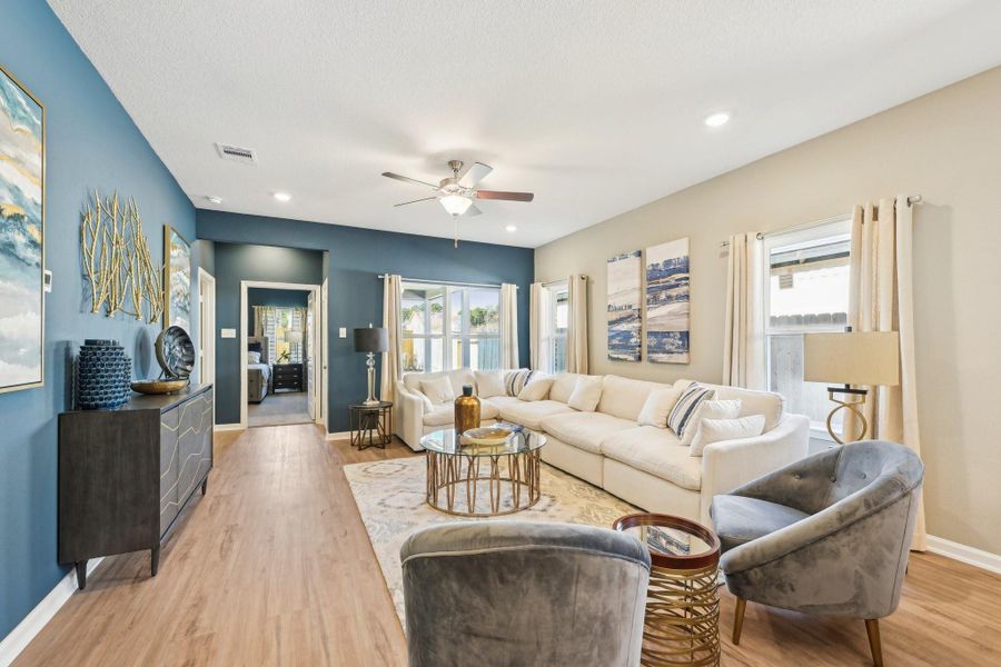 Photos shown are of a staged model home and are for illustration purposes only. Actual home features, finishes, and layout may vary. Photos shown are of a staged model home and are for illustration purposes only. Actual home features, finishes, and layout may vary.