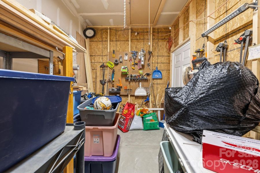 Workshop in garage - Can be removed with offer.