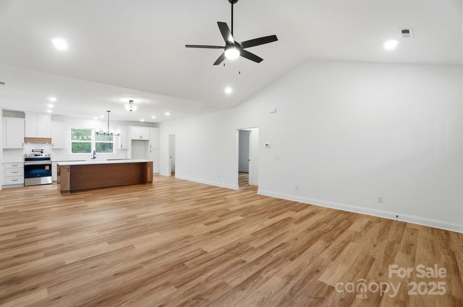 Spacious, unfurnished interior of a new home in , Kings Mountain (Image 20).