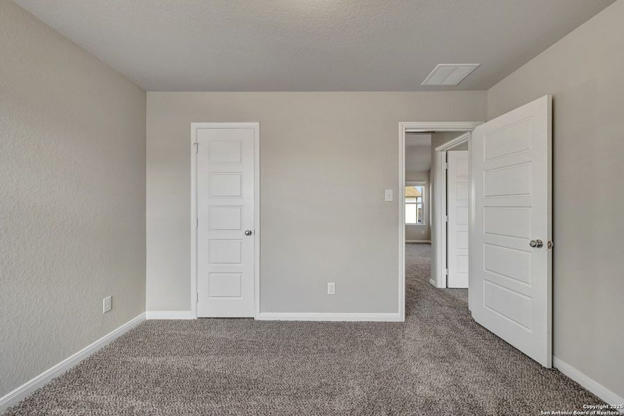 Spacious, unfurnished interior of a new home in Park Place, New Braunfels (Image 31). Spacious, unfurnished interior of a new home in Park Place, New Braunfels (Image 31).