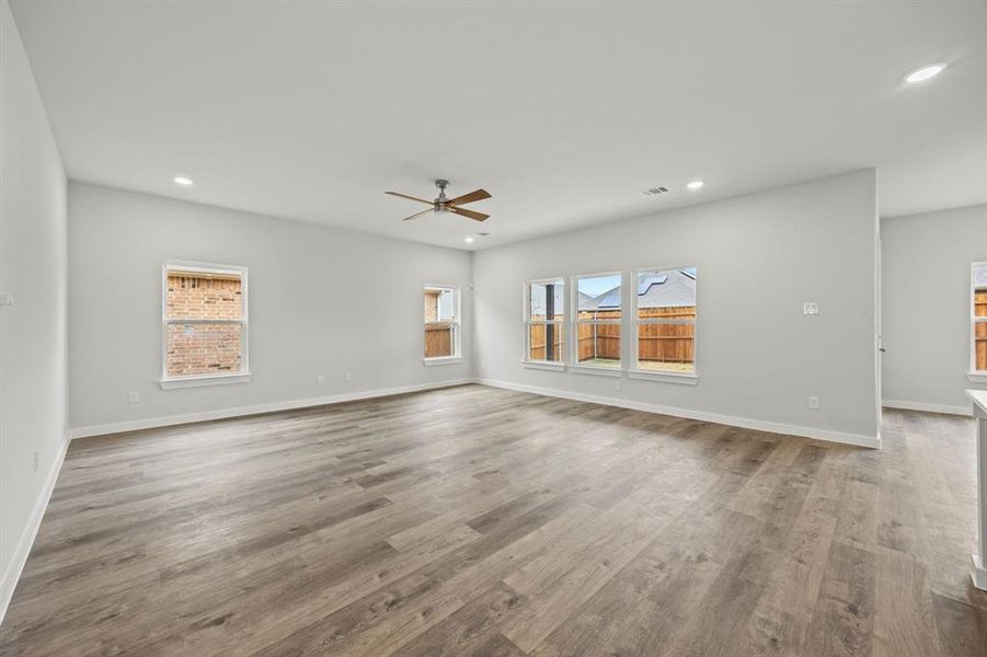 Spacious, unfurnished interior of a new home in Summerwood Estates, Red Oak (Image 11).
