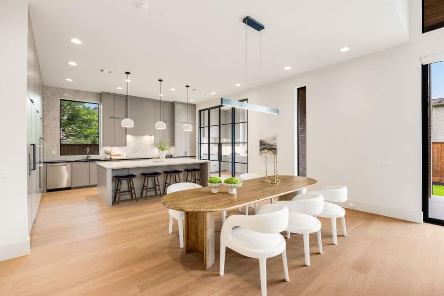 Furnished interior view inside a new home in , Bellaire (Image 19).