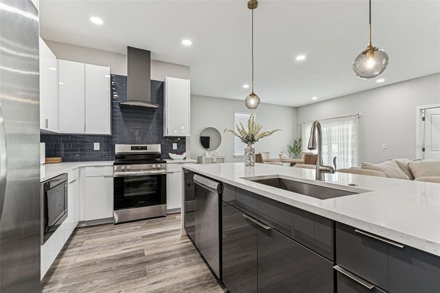 Furnished interior view inside a new home in , Tampa (Image 44).