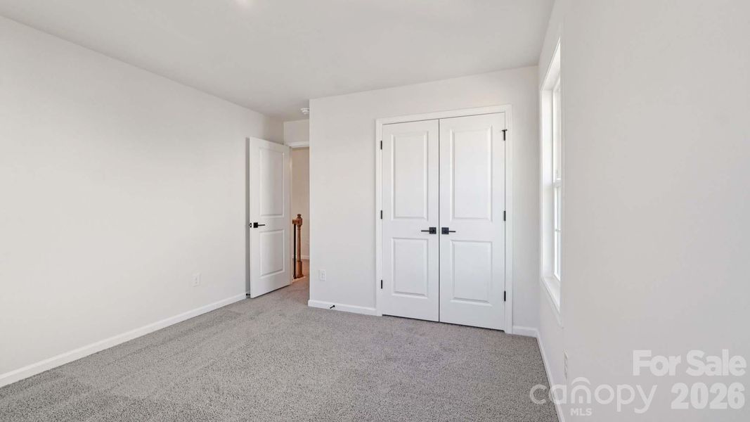 Spacious, unfurnished interior of a new home in Sylvan Creek, Denver (Image 32).