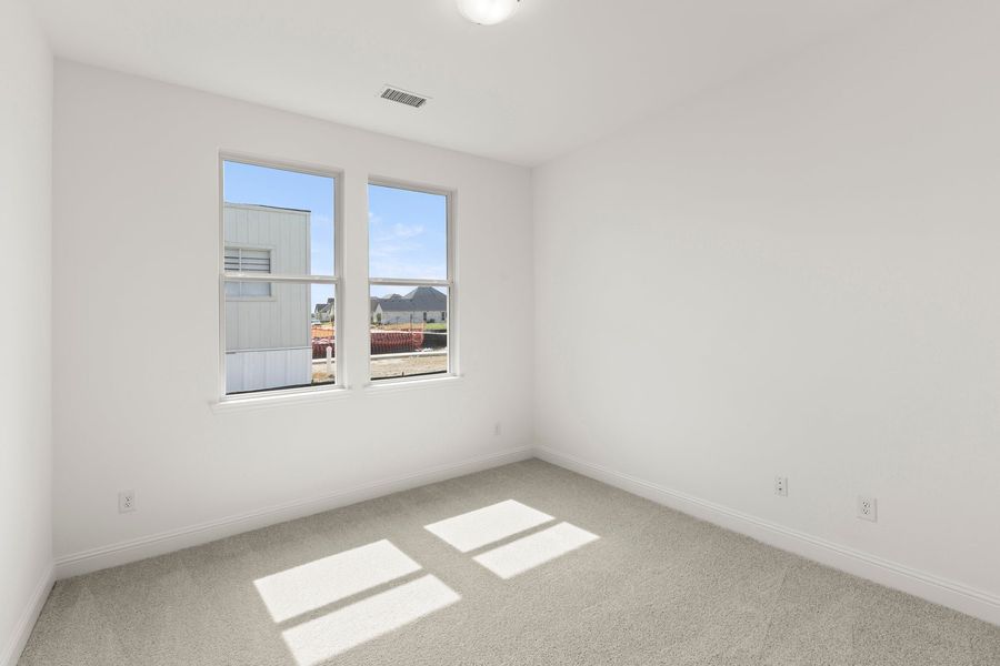 Spacious, unfurnished interior of a new home in Nelson Lake Estates, Rockwall (Image 24). Spacious, unfurnished interior of a new home in Nelson Lake Estates, Rockwall (Image 24).