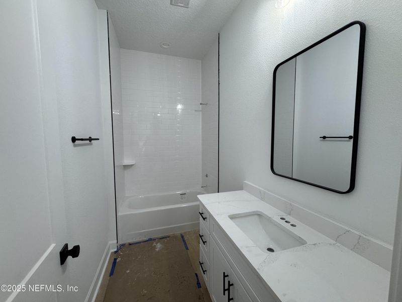 Furnished interior view inside a new home in , Palatka (Image 9).