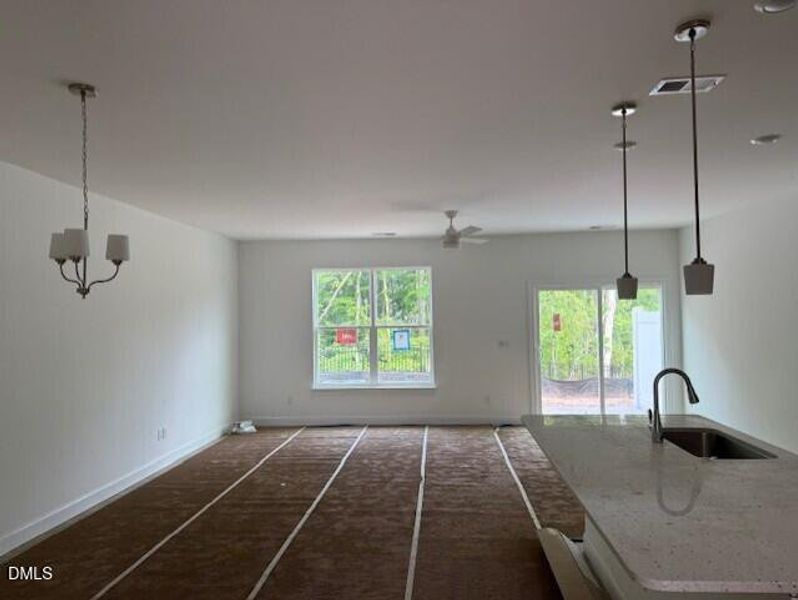 Kitchen_Dining_FamilyRoom