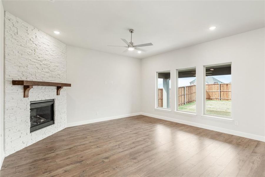 Spacious, unfurnished interior of a new home in Stone River Glen 60s, Royse City (Image 24).