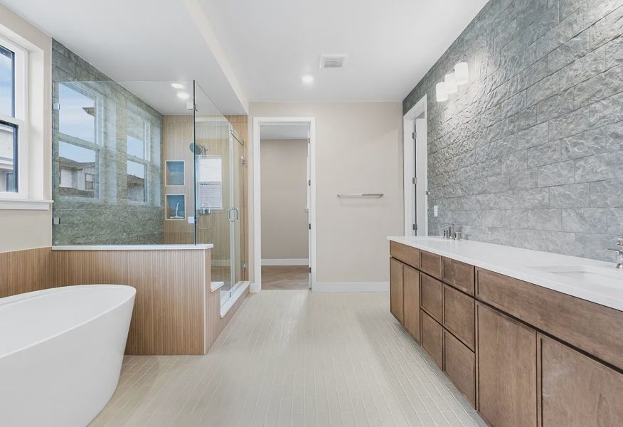 Homesite 230 Primary Bath - 9 of 17