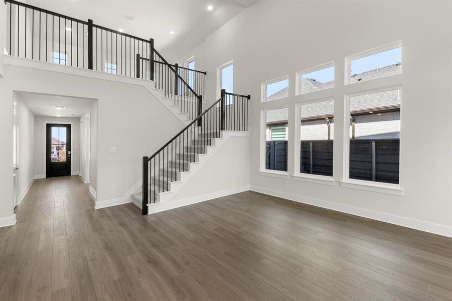 09. 7224 Indian Paintbrush - Dining