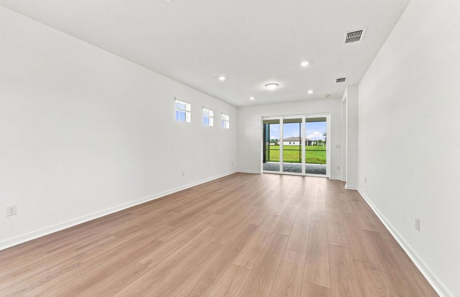 Spacious, unfurnished interior of a new home in Del Webb Sunchase, Parrish (Image 15).