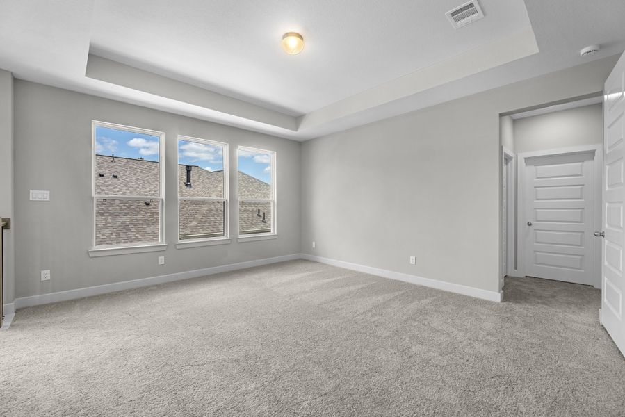 Spacious, unfurnished interior of a new home in Kresston, Montgomery (Image 25).
