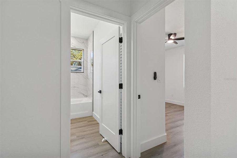 Spacious, unfurnished interior of a new home in , Pinellas Park (Image 19).