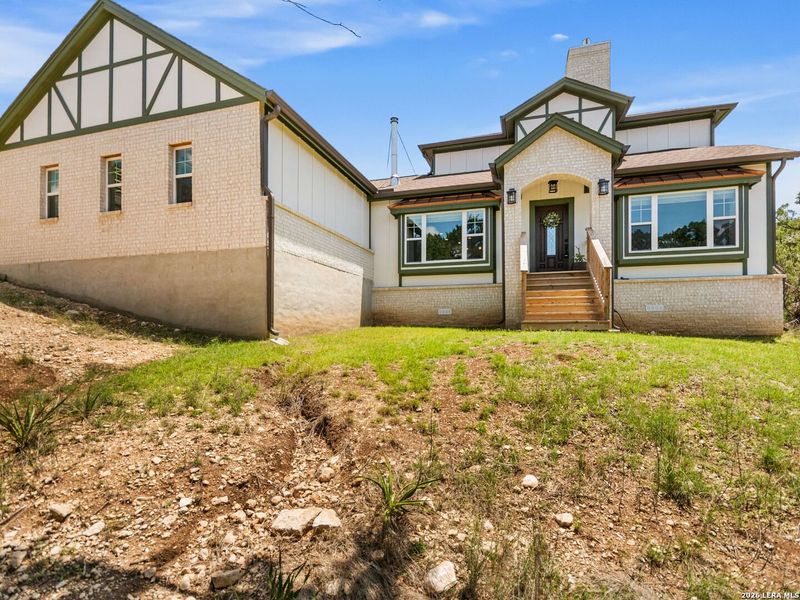 Exterior details and patio area of a home in , Bandera (Image 4).