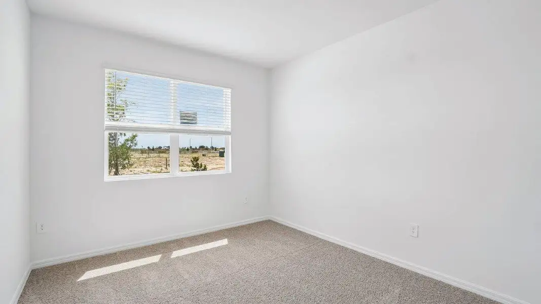 Spacious, unfurnished interior of a new home in Harmony at Lake Eloise, Winter Haven (Image 25).