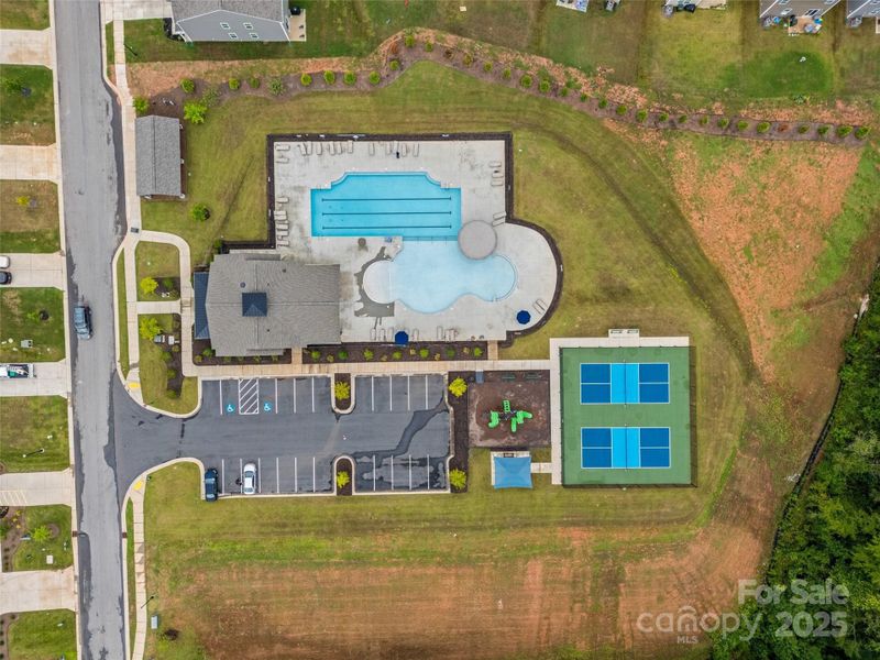 Community amenities in Fergus Crossing, York (Image 28). Community amenities in Fergus Crossing, York (Image 28).