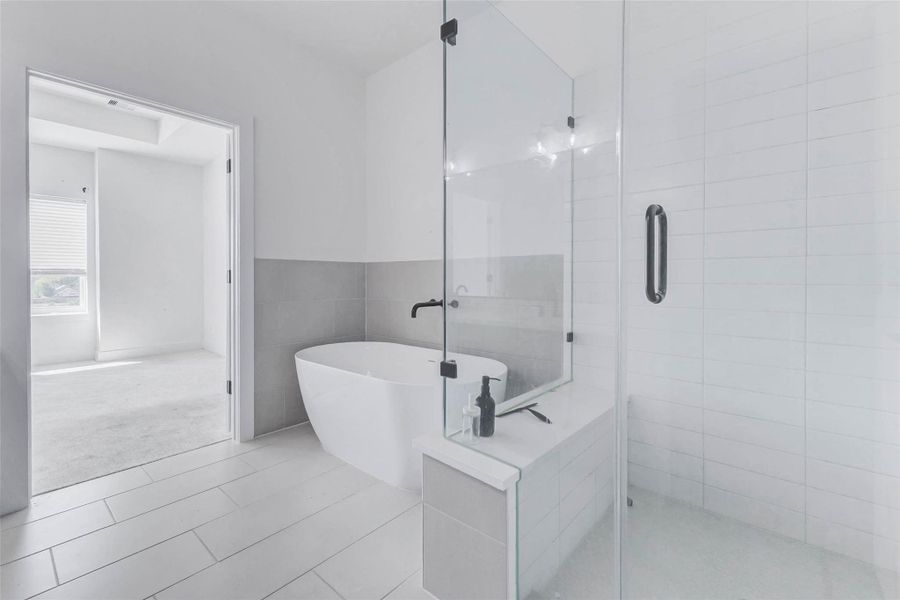 Furnished interior view inside a new home in Eastwood Estates, Houston (Image 6). Furnished interior view inside a new home in Eastwood Estates, Houston (Image 6).