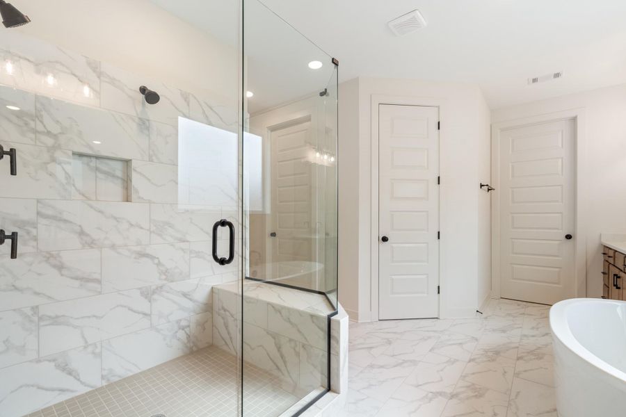 Furnished interior view inside a new home in White Oak, Arlington (Image 8).