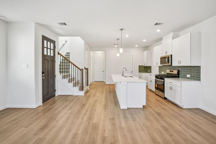 Photo is not of the actual home, but is an inspirational photo of builder’s model home and may depict options, furnishings, and/or decorator features that are not included Photo is not of the actual home, but is an inspirational photo of builder’s model home and may depict options, furnishings, and/or decorator features that are not included