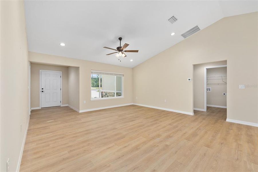 Spacious, unfurnished interior of a new home in , Ocala (Image 77).