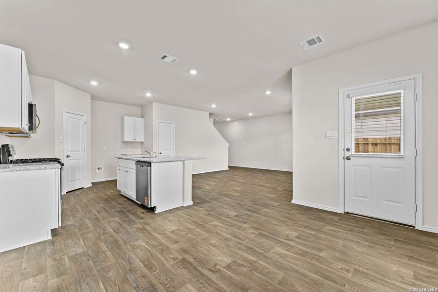 Spacious, unfurnished interior of a new home in Applewood, San Antonio (Image 10). Spacious, unfurnished interior of a new home in Applewood, San Antonio (Image 10).