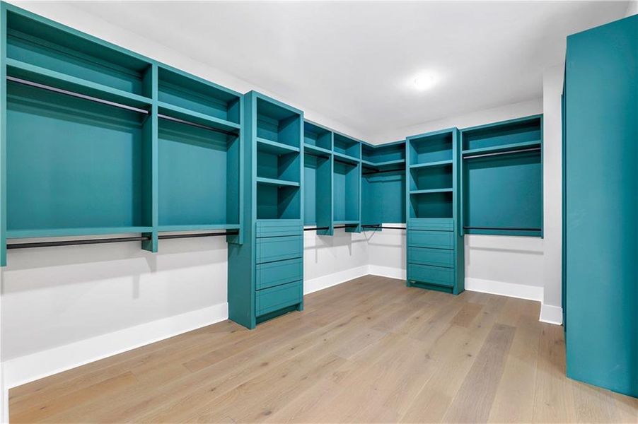Spacious, unfurnished interior of a new home in , Brookhaven (Image 51).