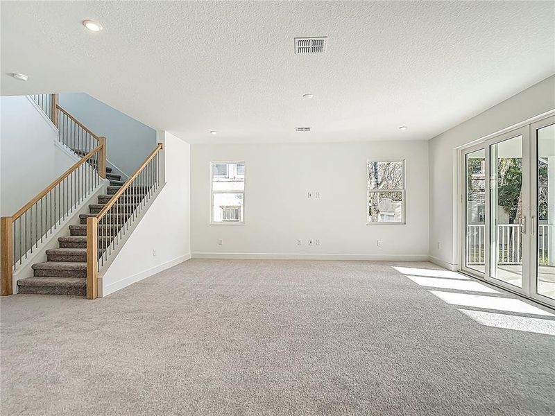 Spacious, unfurnished interior of a new home in , Tampa (Image 36).