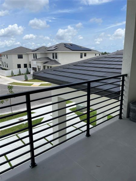 Exterior details and patio area of a home in , Miami (Image 19).