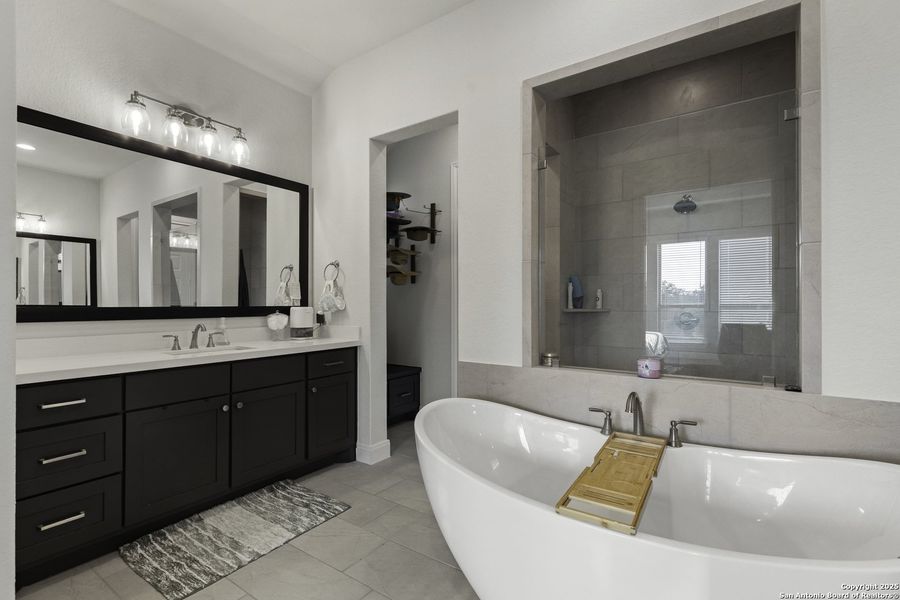 Furnished interior view inside a new home in Megan's Landing 1/2 Acre, San Antonio (Image 7). Furnished interior view inside a new home in Megan's Landing 1/2 Acre, San Antonio (Image 7).