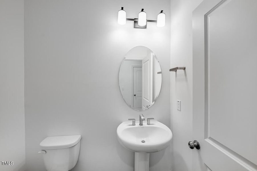 hj-nc-raleigh-camden-quincy-lot-147-bath