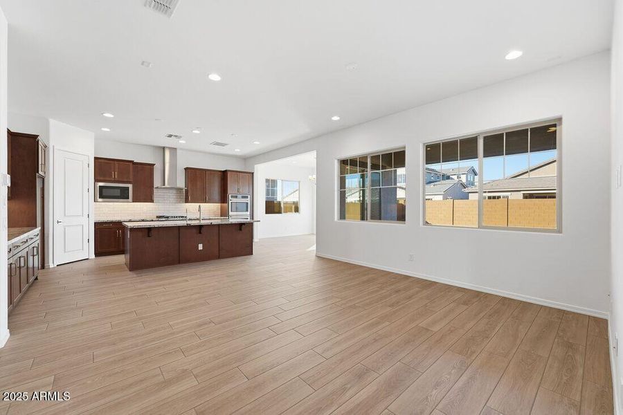 hj-az-phoenix-ellsworth-ranch-landmark-c