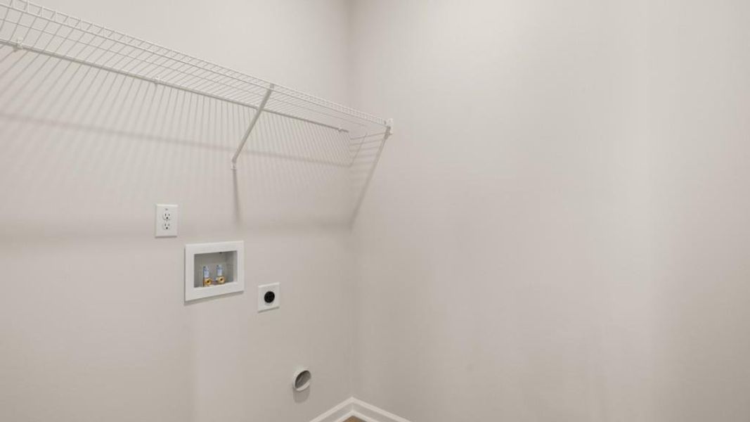 Spacious, unfurnished interior of a new home in Fairhaven, Lithia Springs (Image 16).