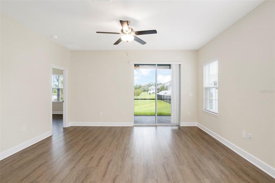 Spacious, unfurnished interior of a new home in , Bradenton (Image 15).