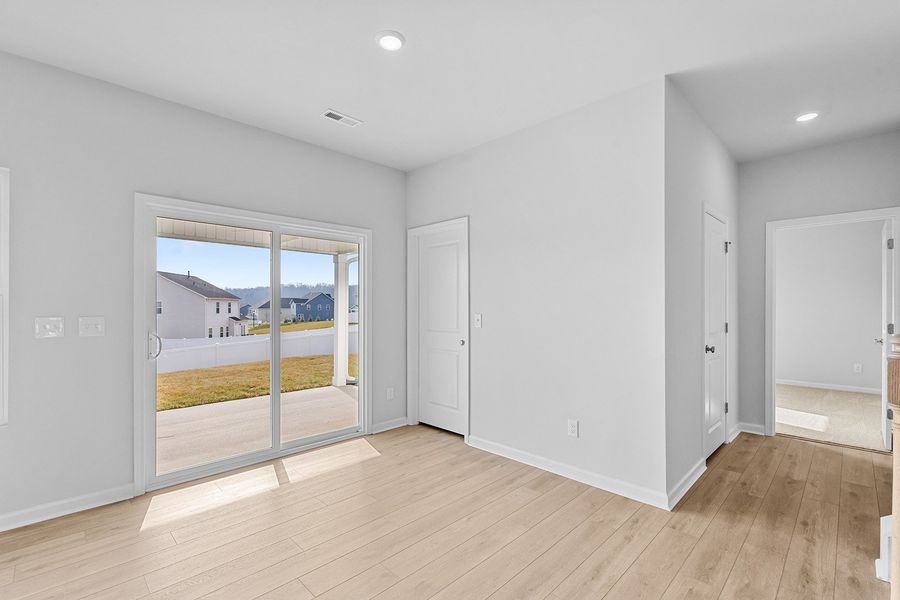 Spacious, unfurnished interior of a new home in Hanes Lake, Winston-Salem (Image 19). Spacious, unfurnished interior of a new home in Hanes Lake, Winston-Salem (Image 19).