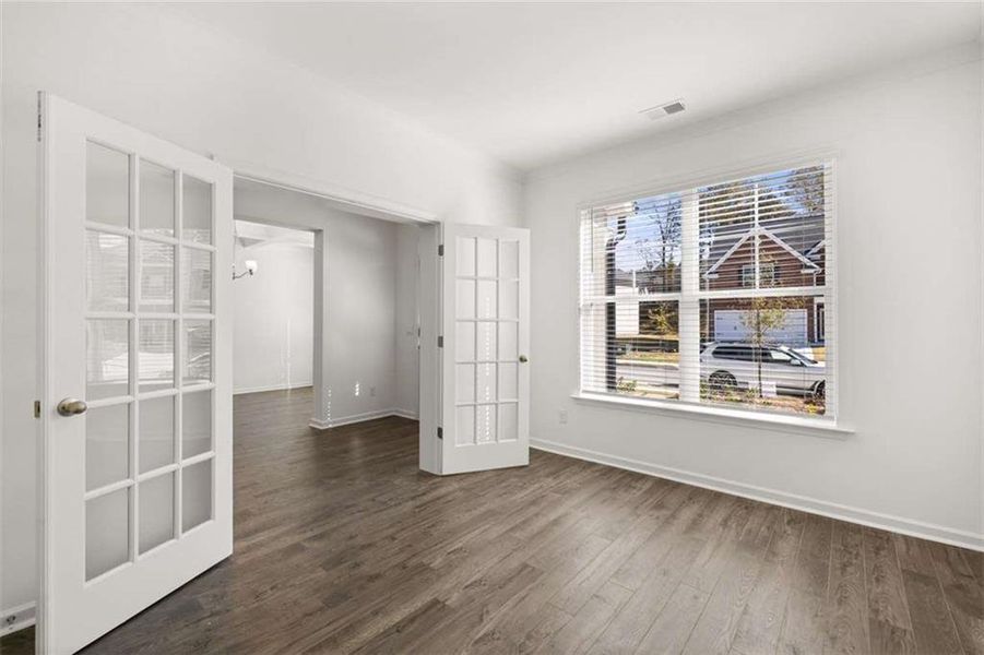 Spacious, unfurnished interior of a new home in Water Oak Estates, Lawrenceville (Image 38).