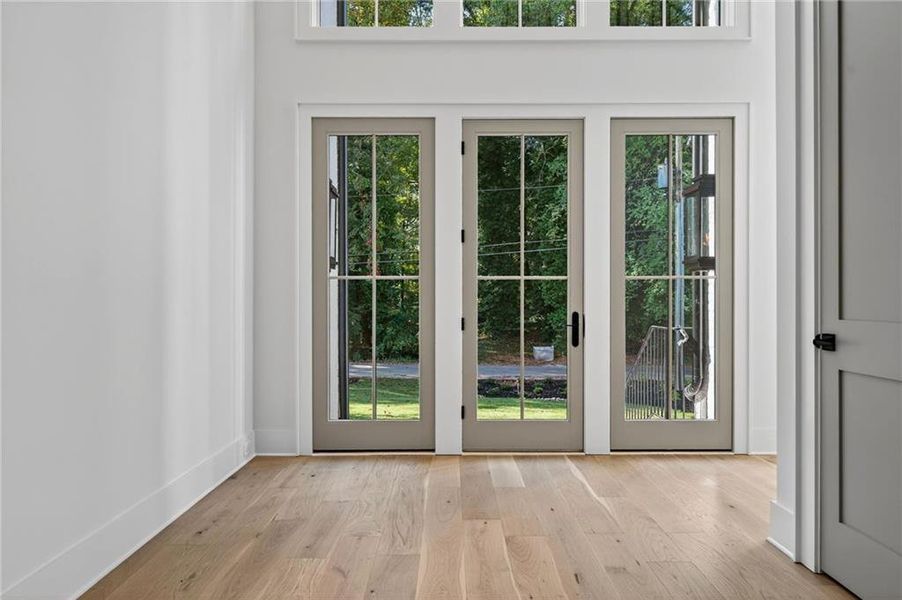 Spacious, unfurnished interior of a new home in , Alpharetta (Image 34).