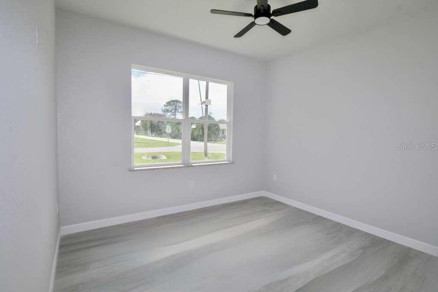 Spacious, unfurnished interior of a new home in , Sebring (Image 14).