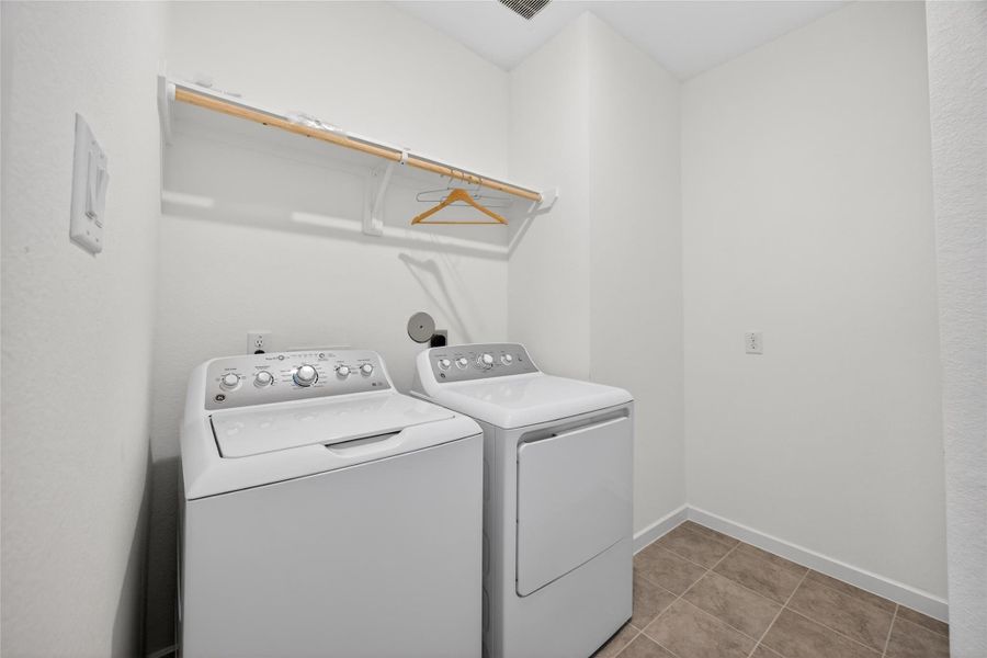 Close-up of interior finishes inside a home in Trillium, Richmond (Image 18). Close-up of interior finishes inside a home in Trillium, Richmond (Image 18).