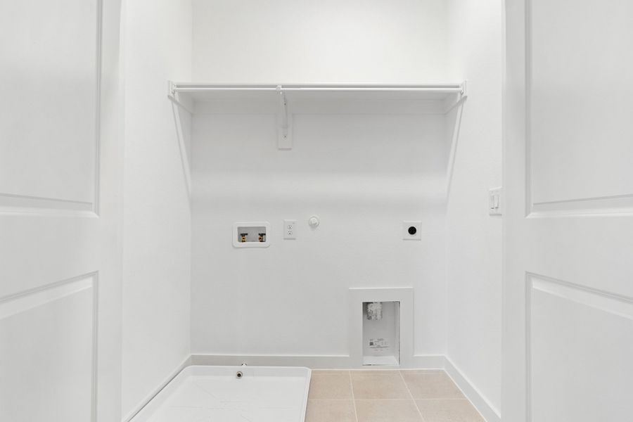 Spacious, unfurnished interior of a new home in Willow Grove Townhomes, Melissa (Image 24).