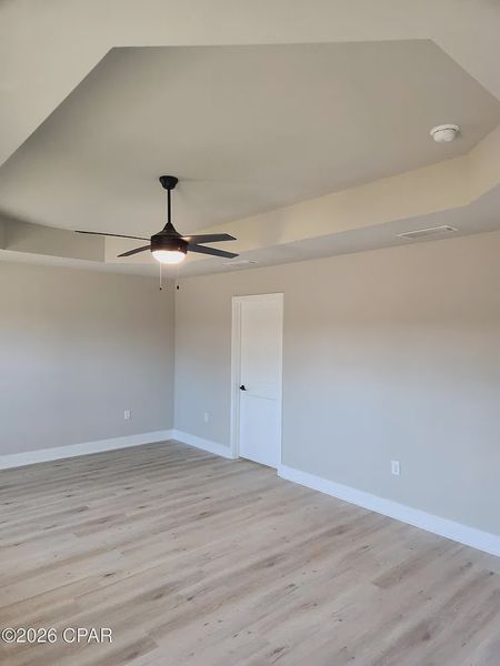 Spacious, unfurnished interior of a new home in College Station, Panama City (Image 5).