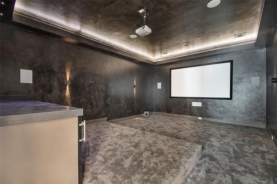 Spacious, unfurnished interior of a new home in , Dallas (Image 35).