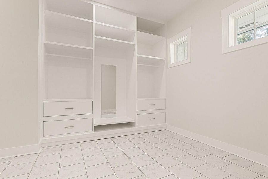Spacious, unfurnished interior of a new home in , Manning (Image 23).