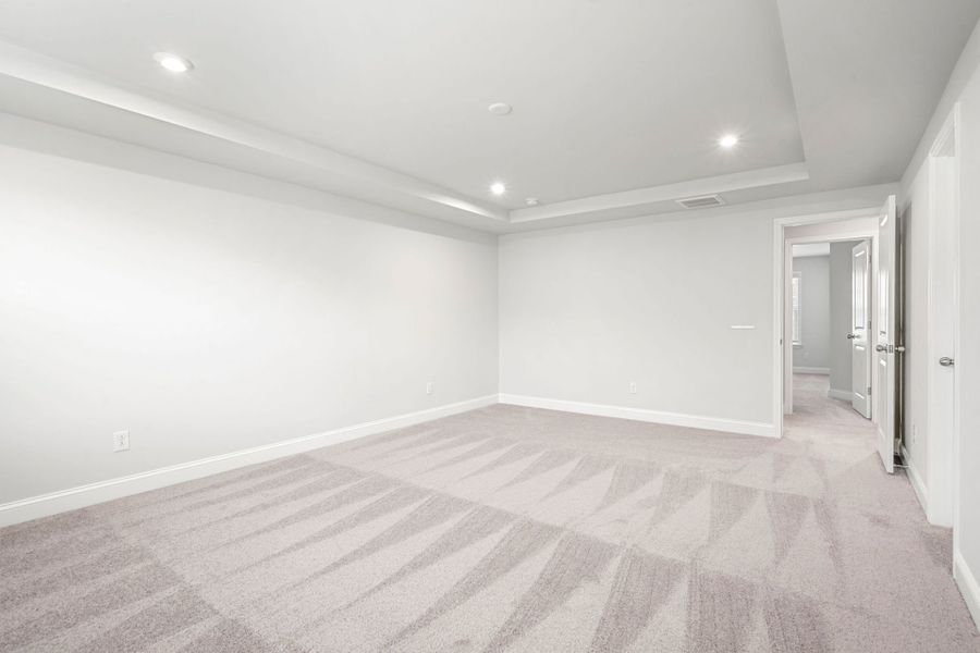 Spacious, unfurnished interior of a new home in Waterways, Richmond Hill (Image 38).