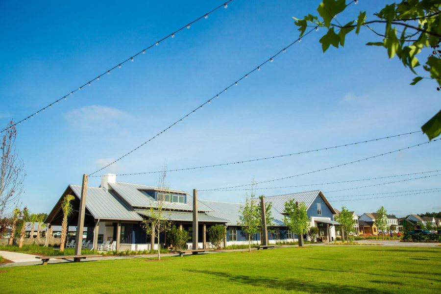 Community amenities in , Summerville (Image 29).