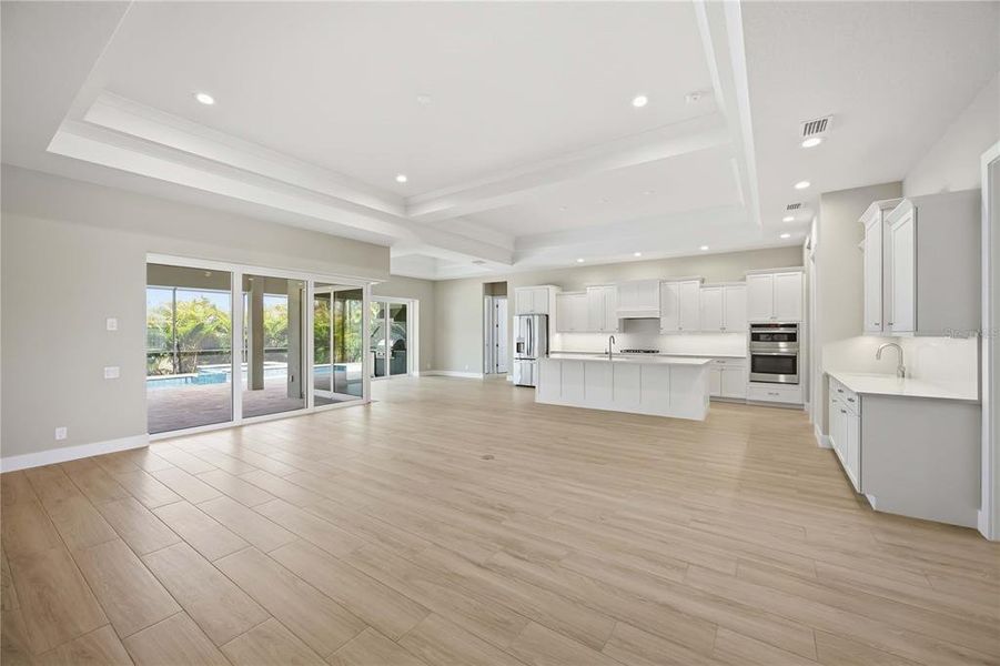 Spacious, unfurnished interior of a new home in Gran Place, Venice (Image 10).